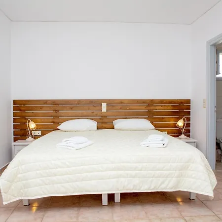 Golden Bay Aparthotel 2*