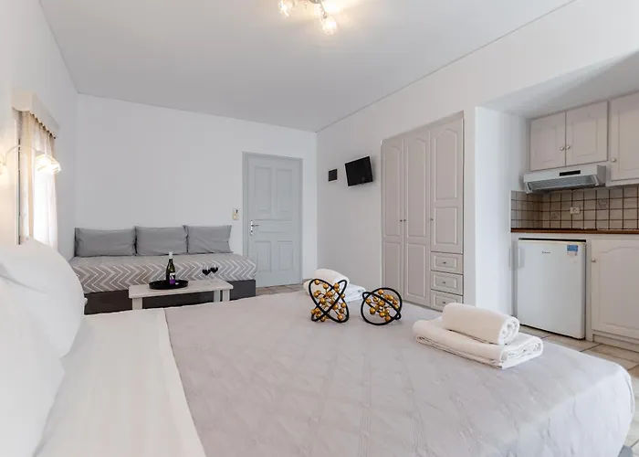 Golden Bay Apartahotel 3*